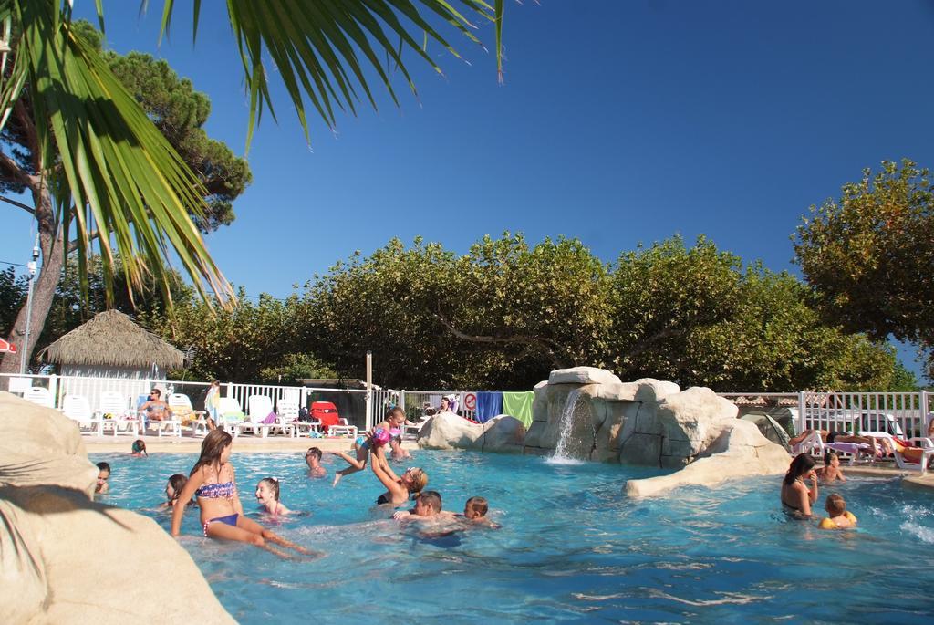 גרימו La Pinede Camping מראה חיצוני תמונה
